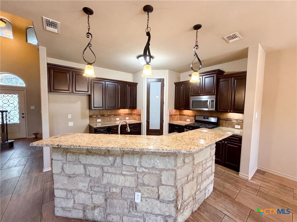 1305 Rocky Ridge Trail Property Photo 2