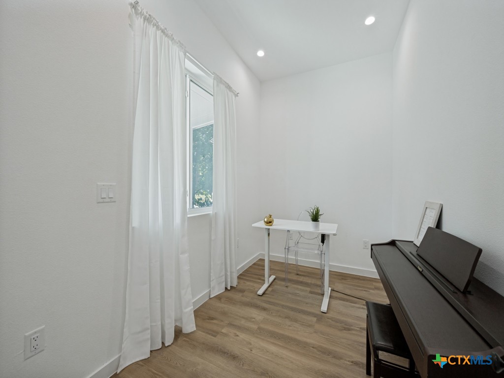307 Ellis Street Property Photo 11
