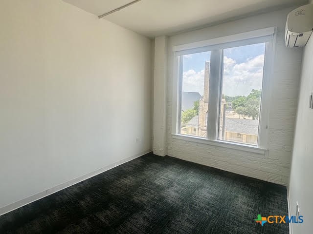 217 S River Street 200 Property Photo 7