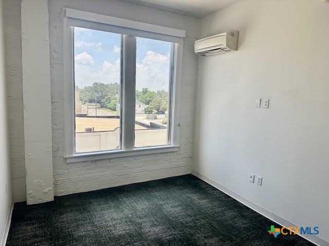 217 S River Street 200 Property Photo 8