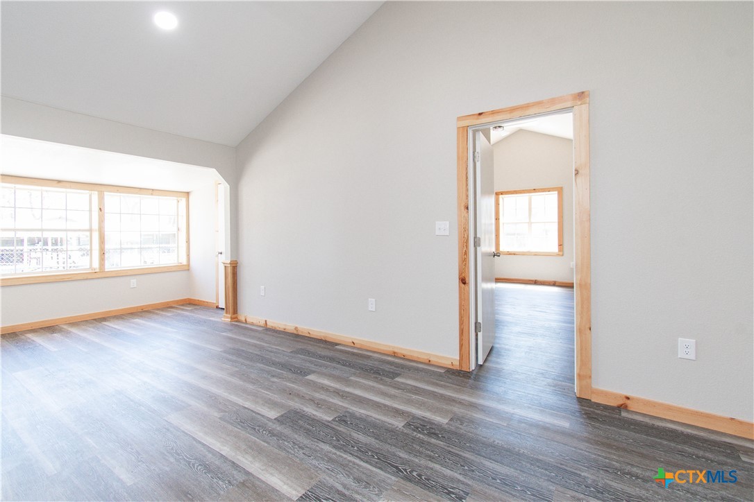 3 E Avenue Avenue Property Photo 4