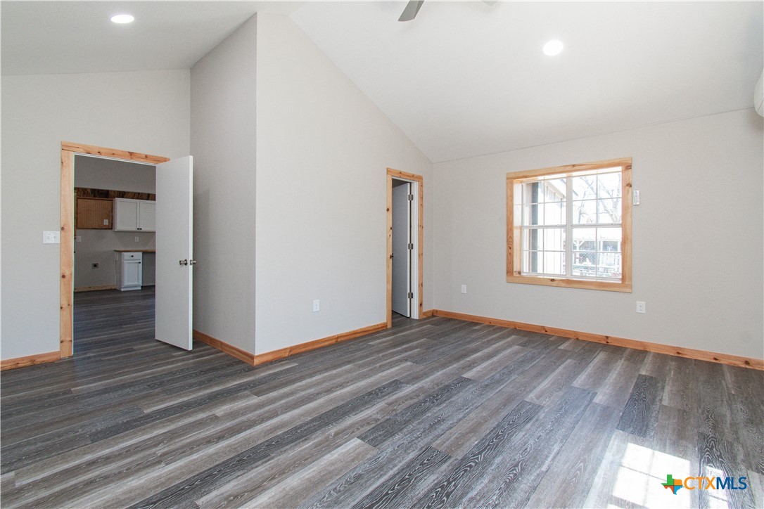 3 E Avenue Avenue Property Photo 7