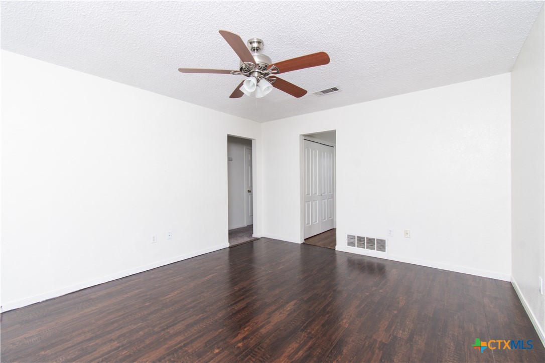 142 Wolf Road D Property Photo 2