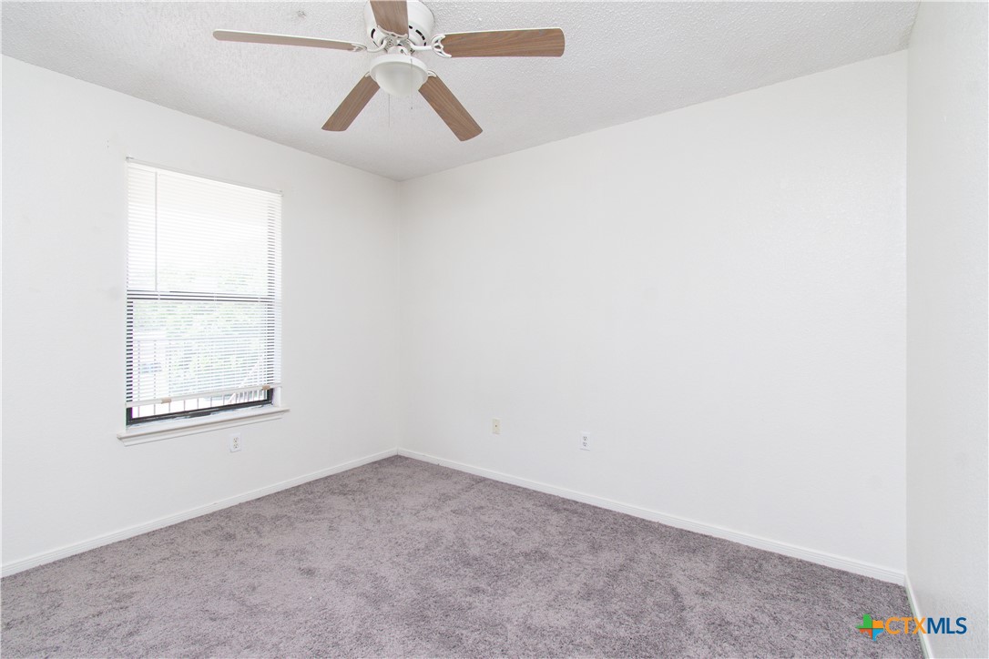142 Wolf Road D Property Photo 10