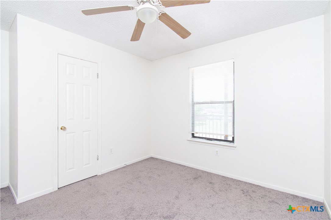 142 Wolf Road D Property Photo 11