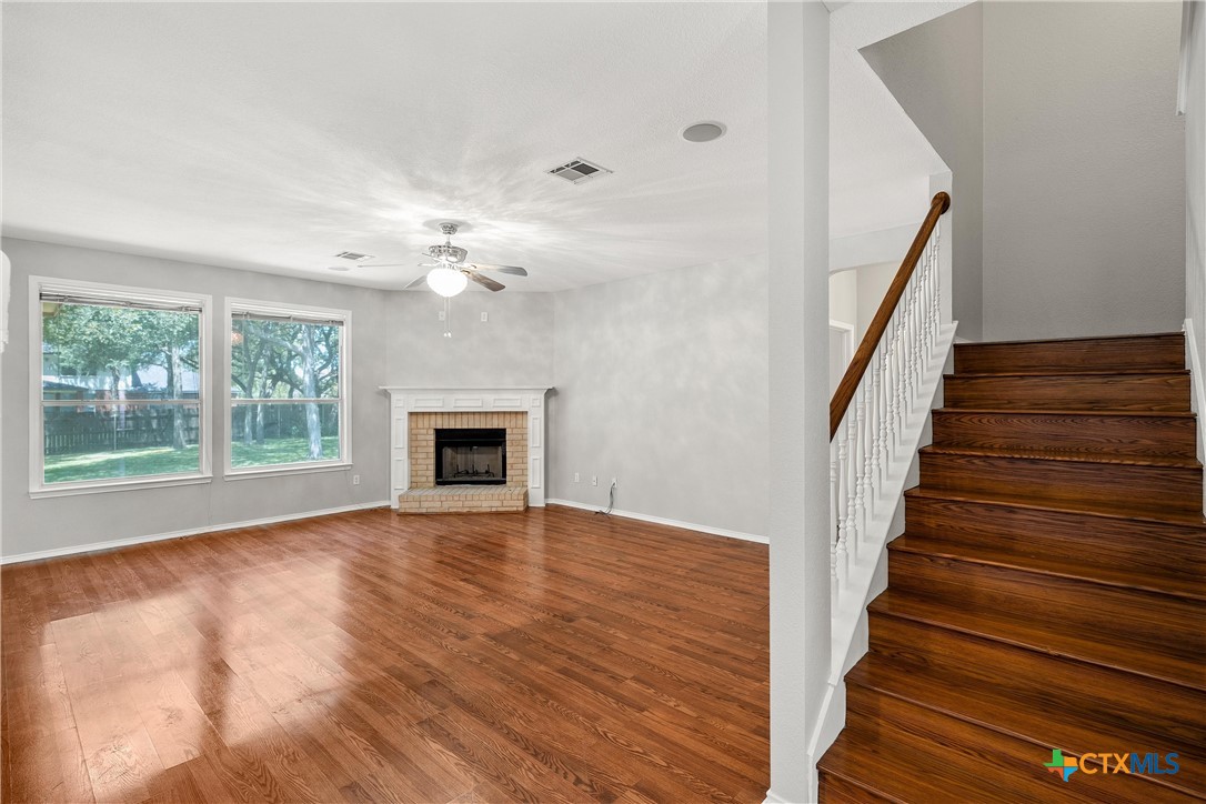 570 Crossland Drive Property Photo 6