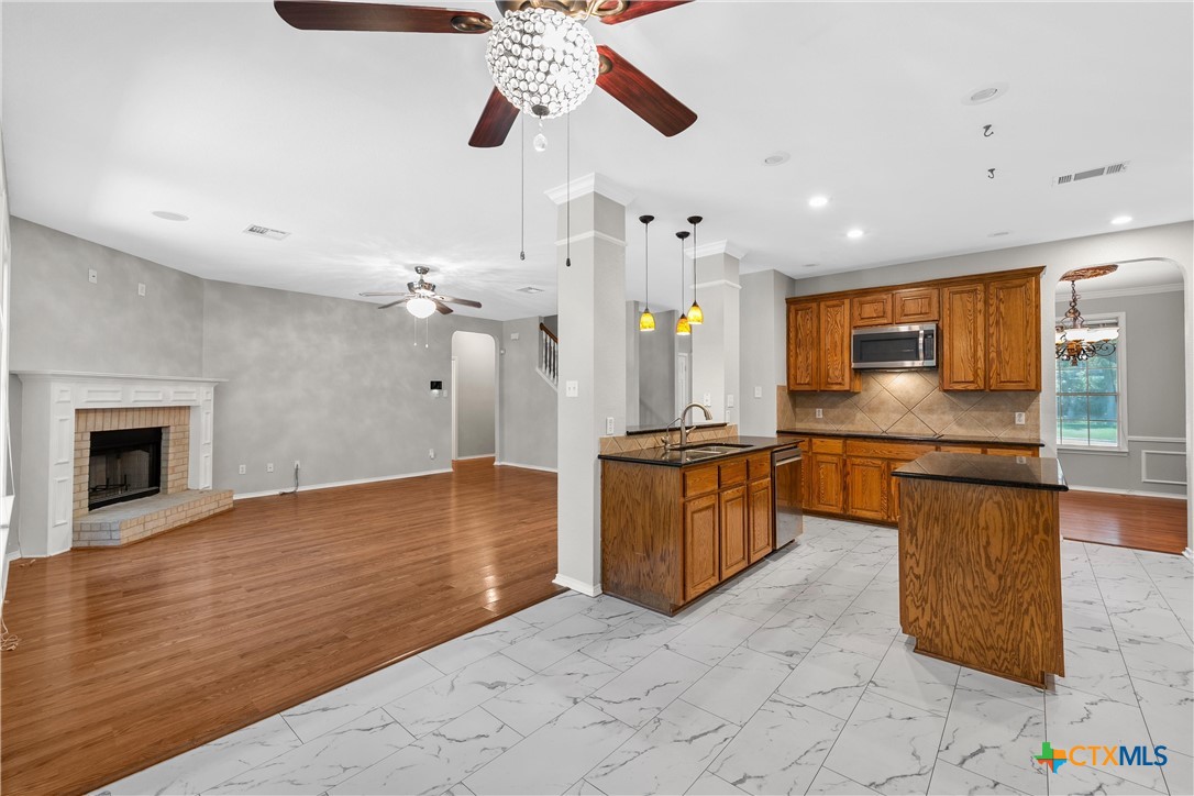 570 Crossland Drive Property Photo 16