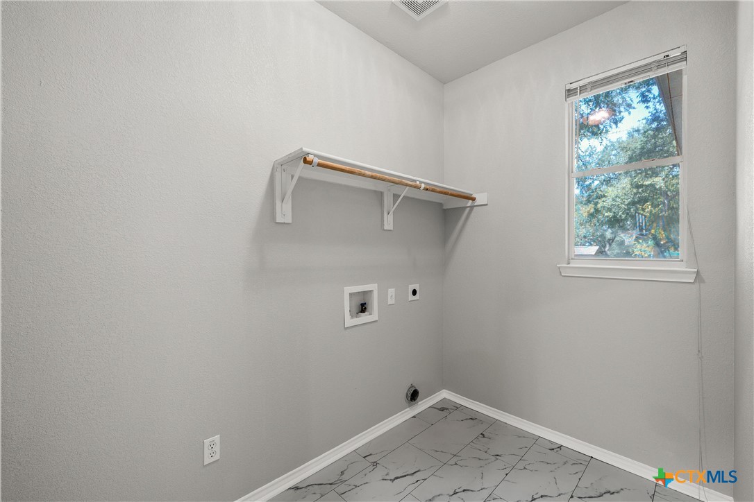 570 Crossland Drive Property Photo 21