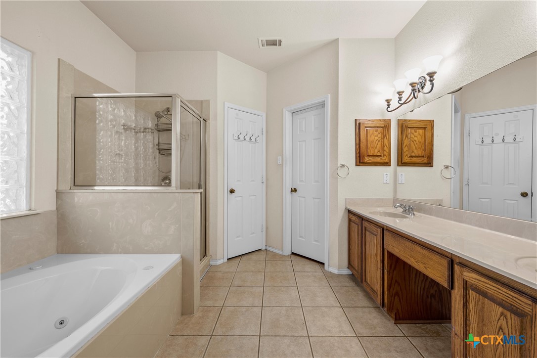 570 Crossland Drive Property Photo 25