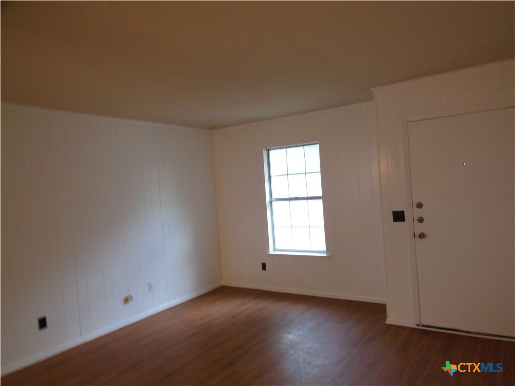 505 Buttercup 507 Property Photo 6