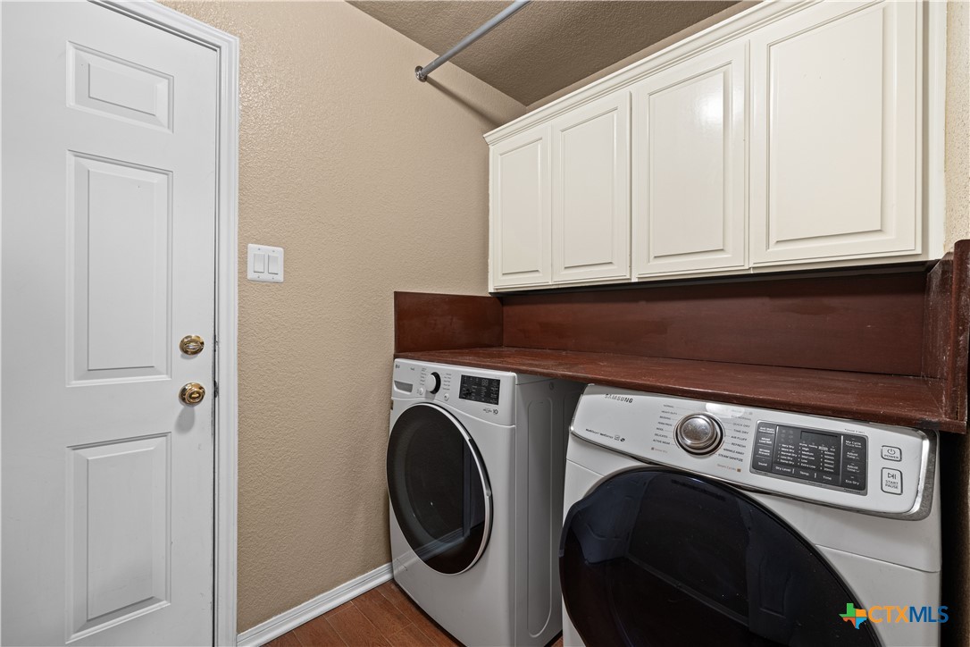 413 Hallmark Circle Property Photo 32