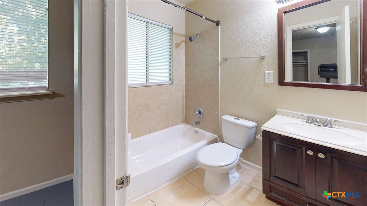 915 S 15th Street 923 Property Photo 4