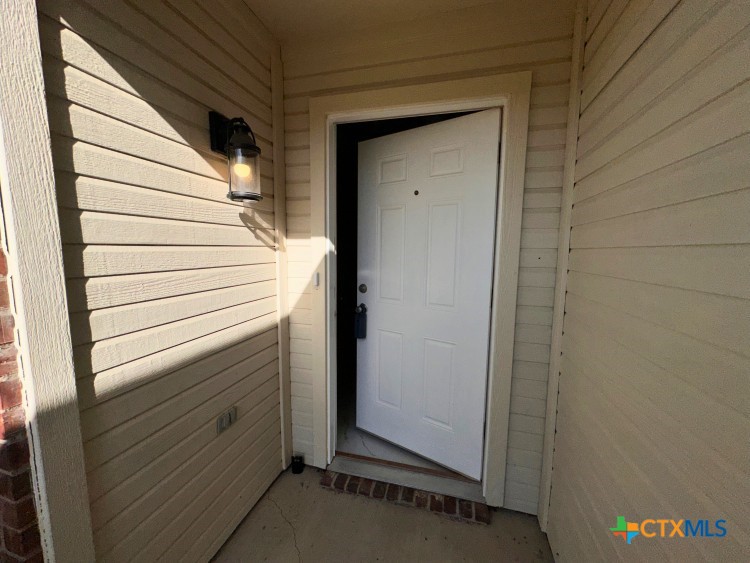 3909 Bolivar Drive Property Photo 2