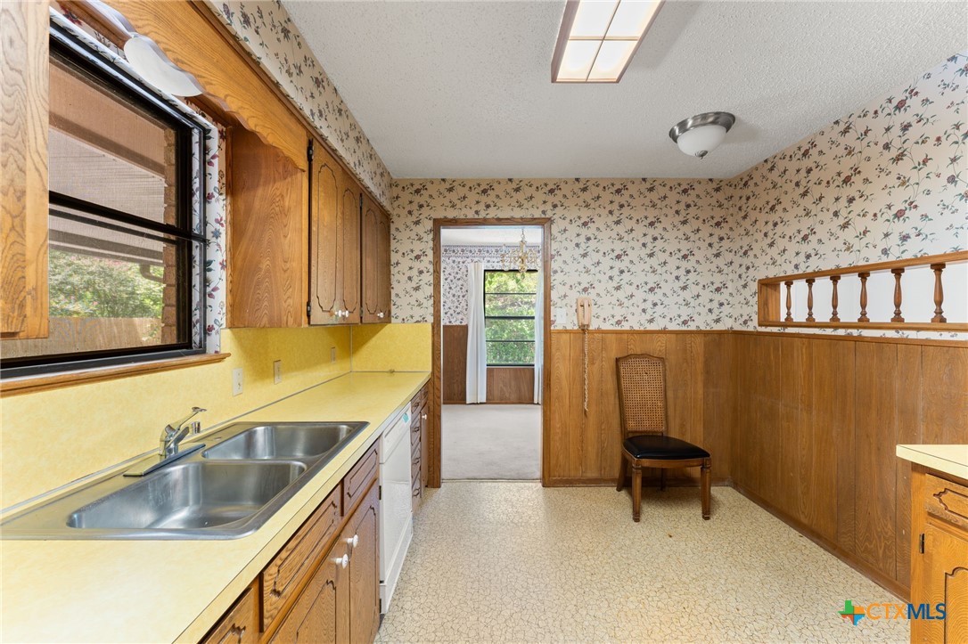303 E 20th Avenue Property Photo 13