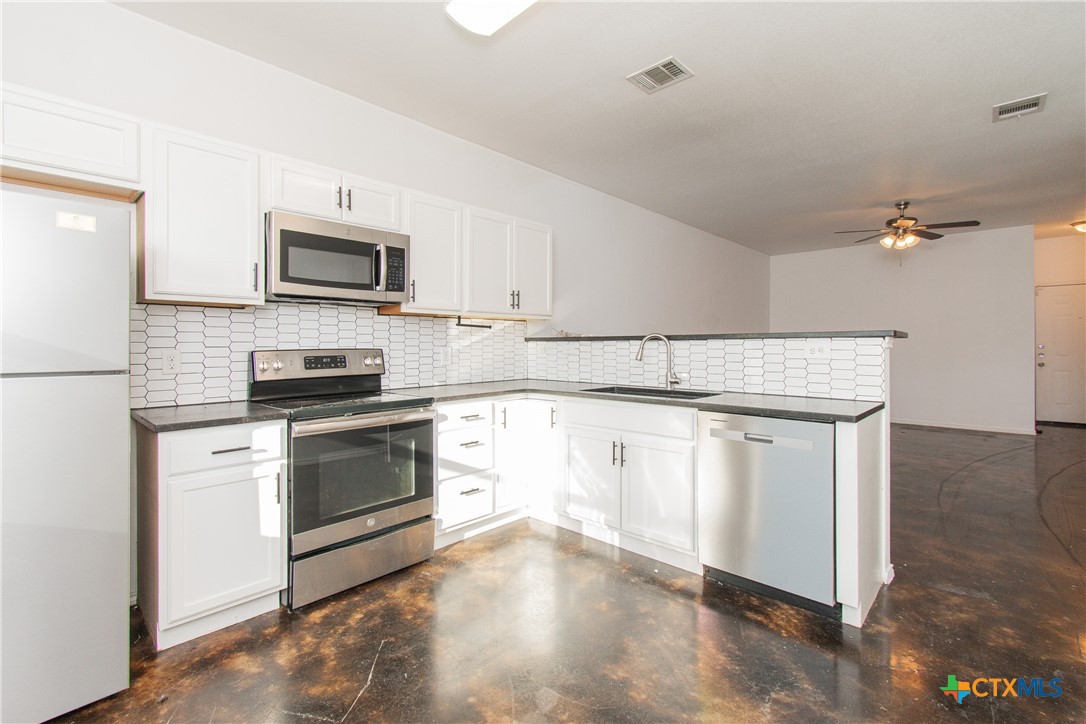 223 N Mary Jo Drive B Property Photo 6