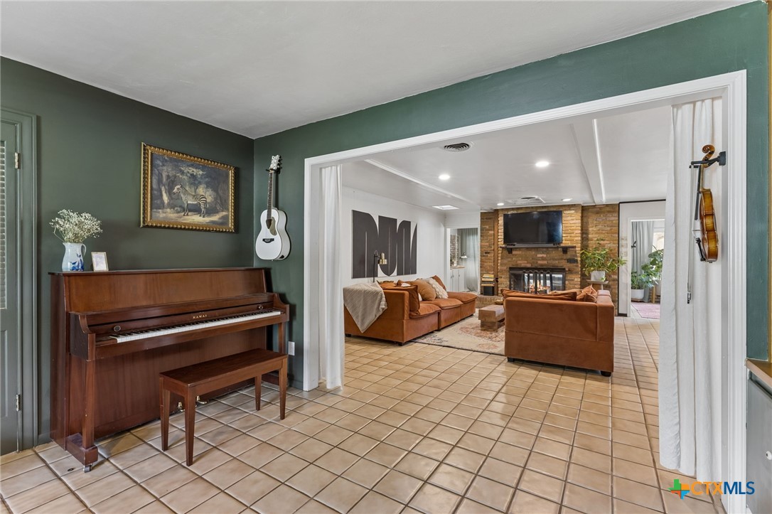 103 W Mimosa Circle Property Photo 3