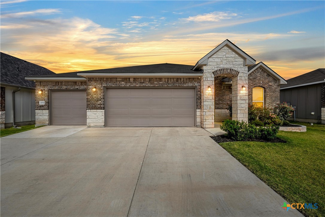 2032 Clear Sky Court Property Photo 1