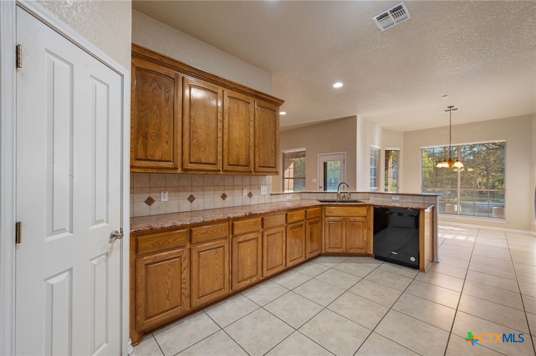 686 Benchmark Trail Property Photo 8