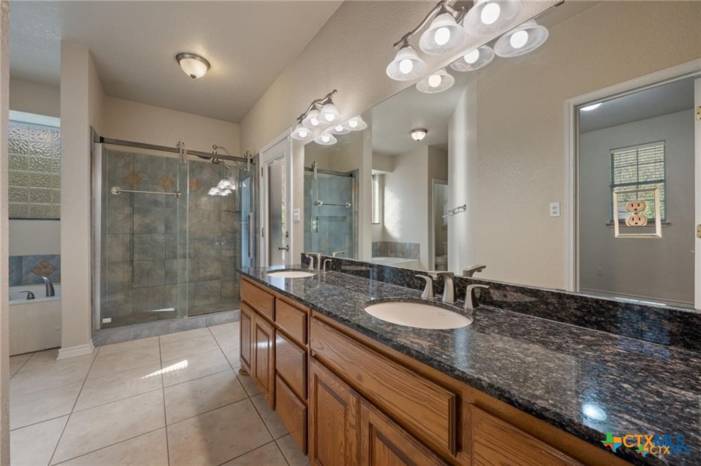686 Benchmark Trail Property Photo 16
