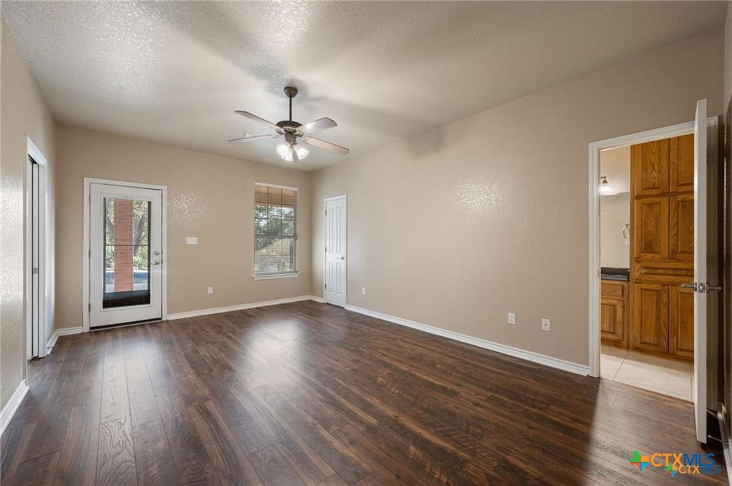 686 Benchmark Trail Property Photo 24