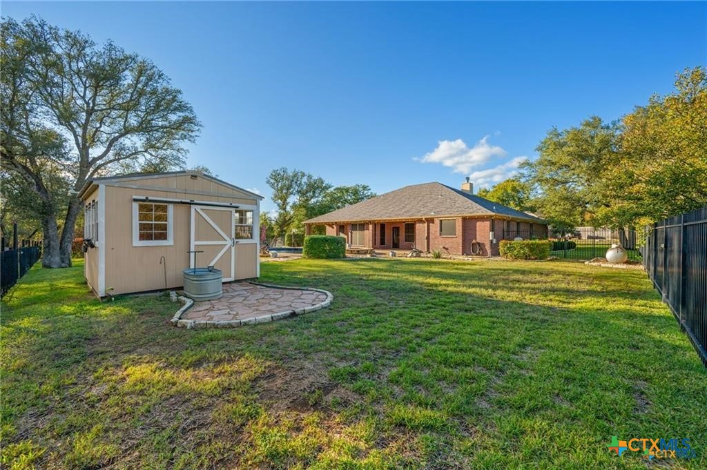 686 Benchmark Trail Property Photo 31