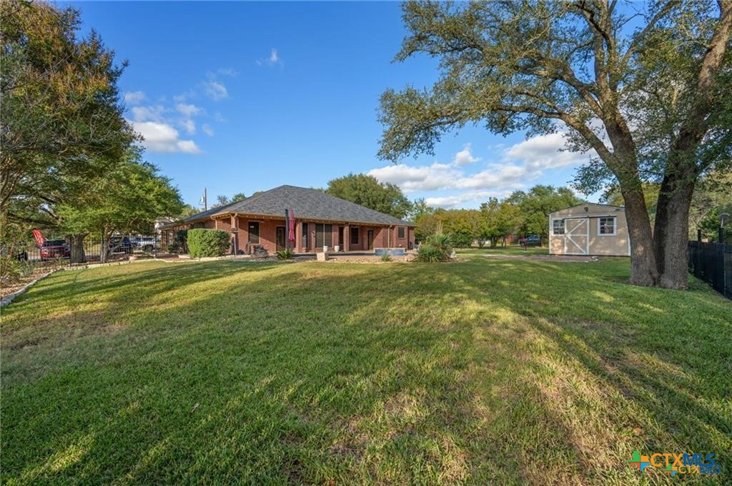 686 Benchmark Trail Property Photo 32