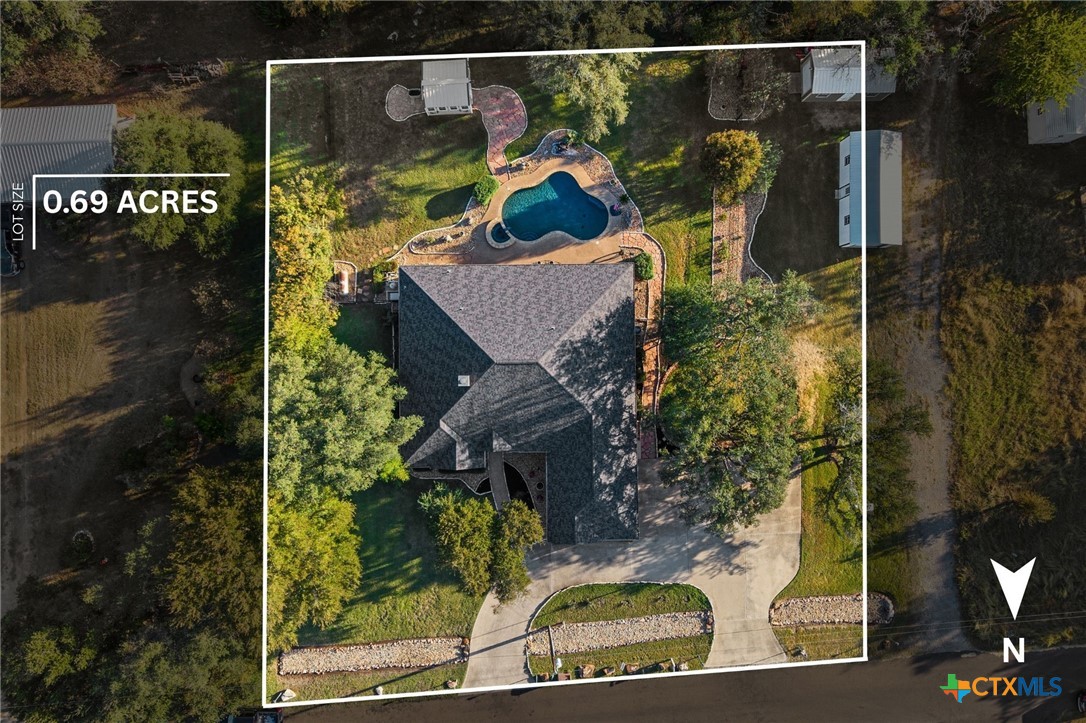 686 Benchmark Trail Property Photo 38