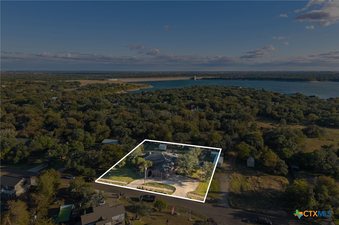 686 Benchmark Trail Property Photo 40