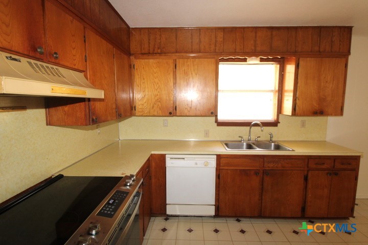 1603 Hughes Avenue Property Photo 6