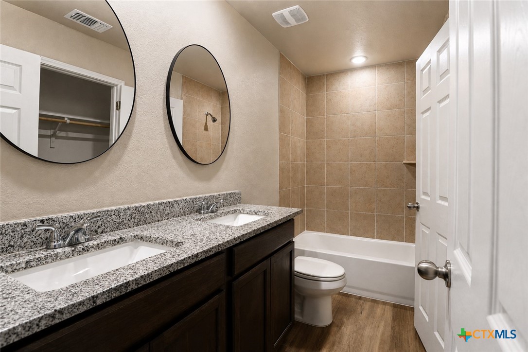 1204 N 18th Street B Property Photo 14
