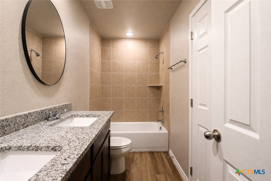 1204 N 18th Street B Property Photo 15