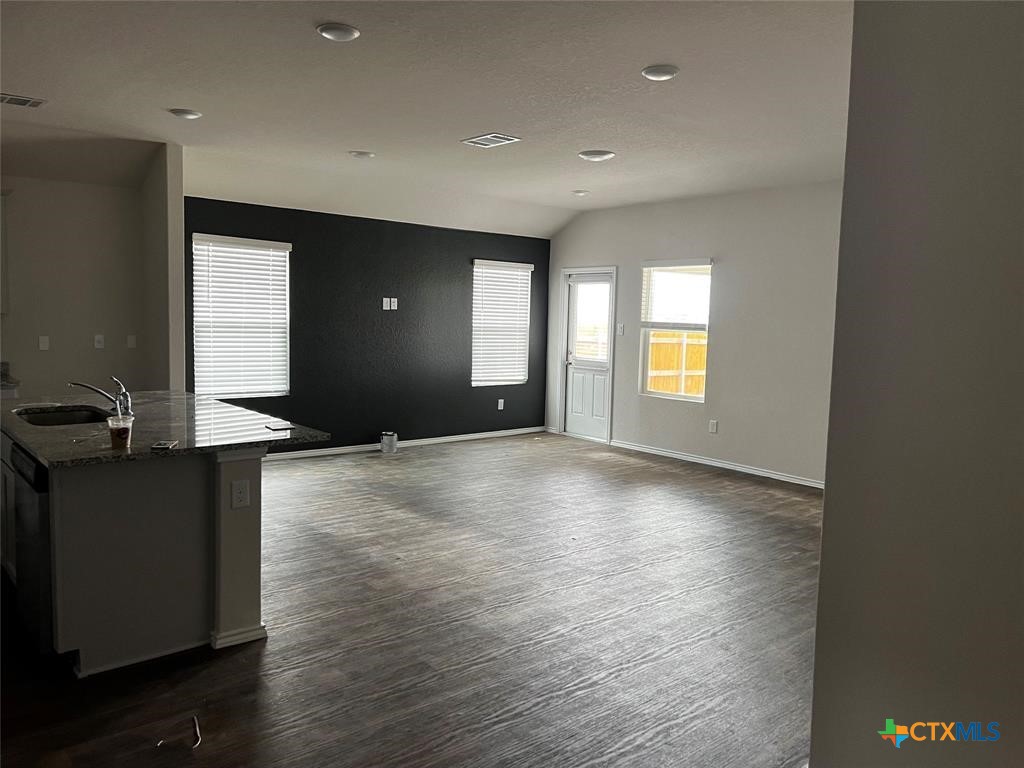 621193 Property Photo 11