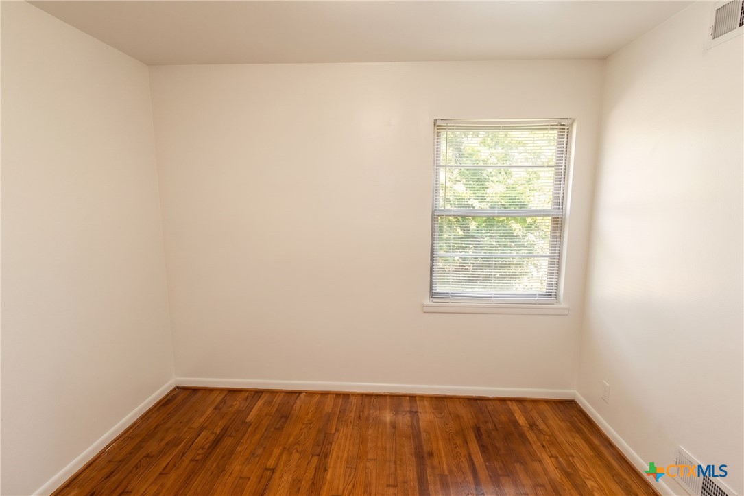 606 S 3rd Street Property Photo 9