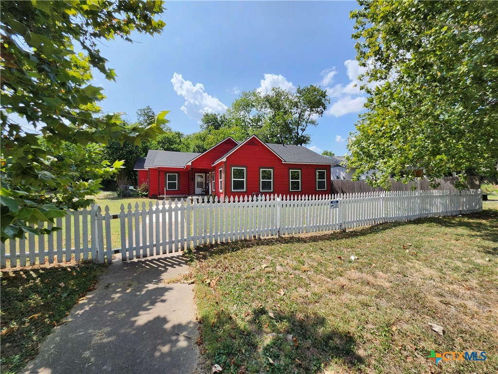 1114 S 2nd Street Property Photo 16