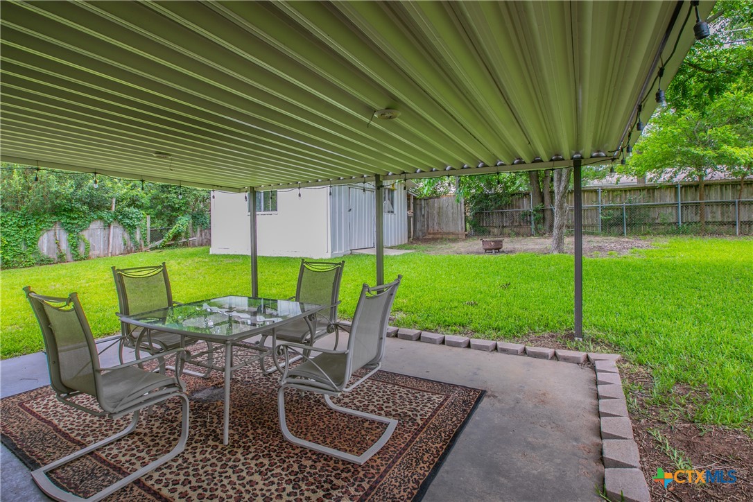213 E Upshaw Avenue Property Photo 20