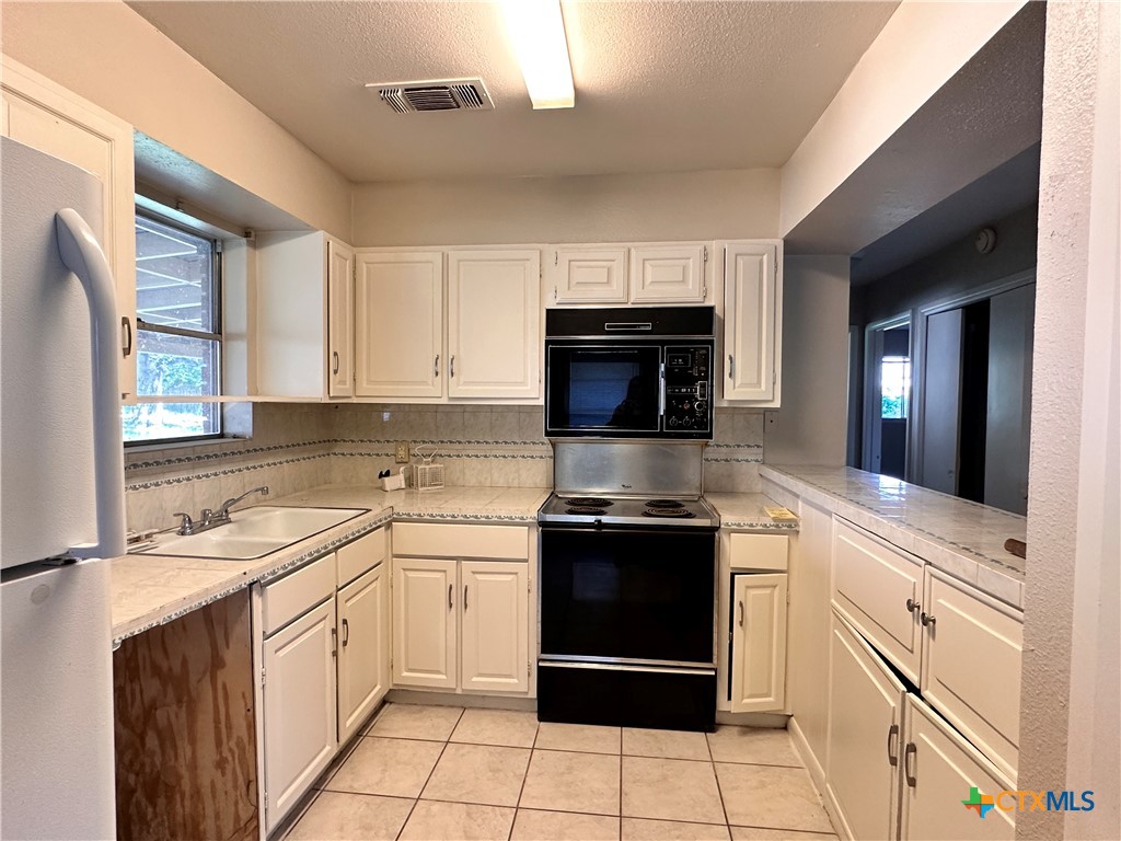 1009 Hazelton Street Property Photo 10