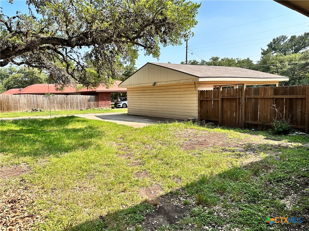 1009 Hazelton Street Property Photo 16