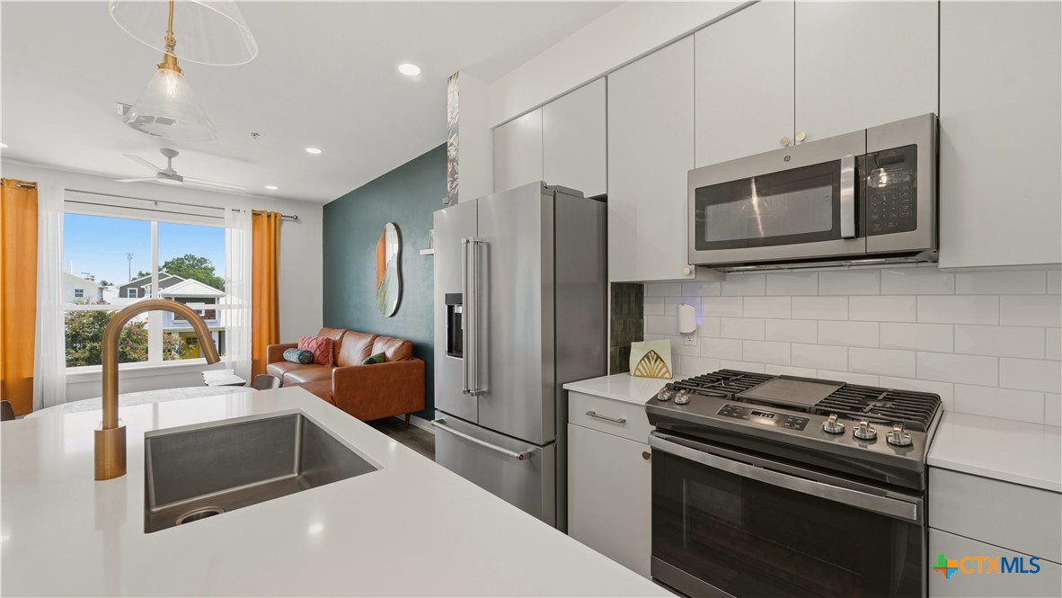 653 Stadtbach Street Property Photo 6