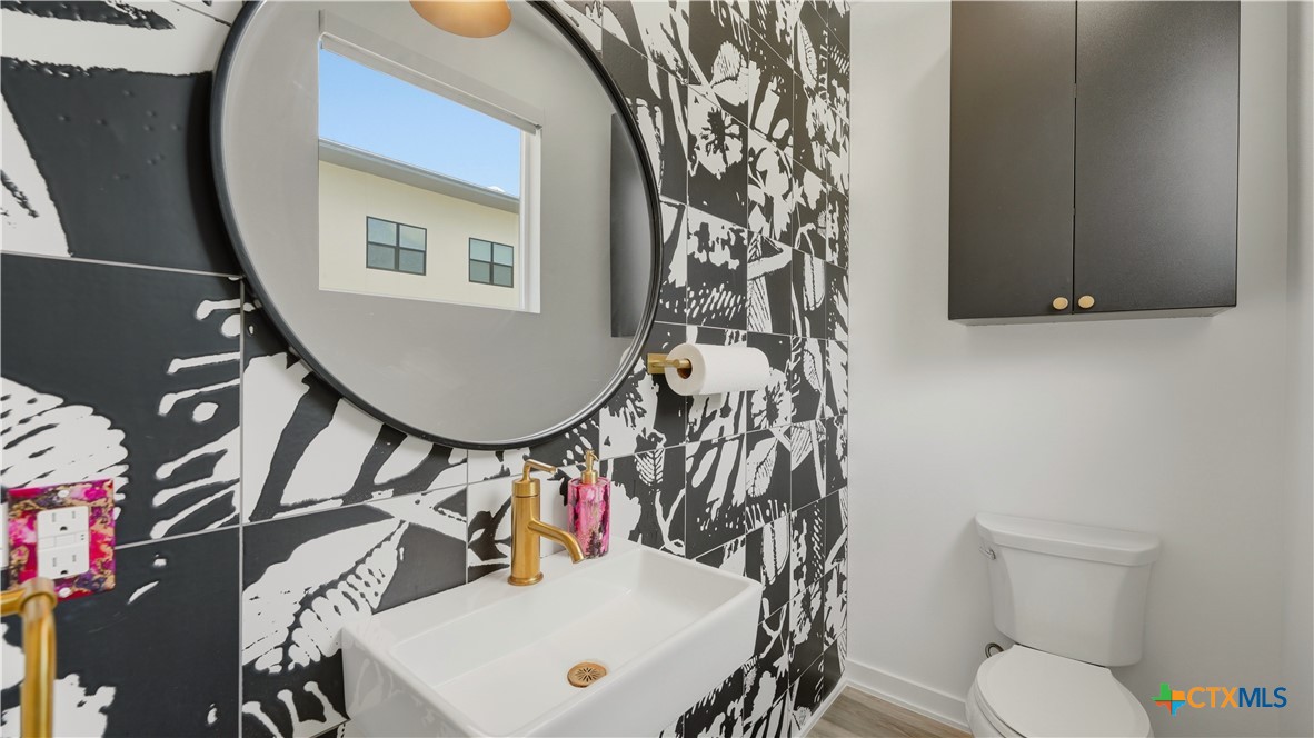 653 Stadtbach Street Property Photo 8