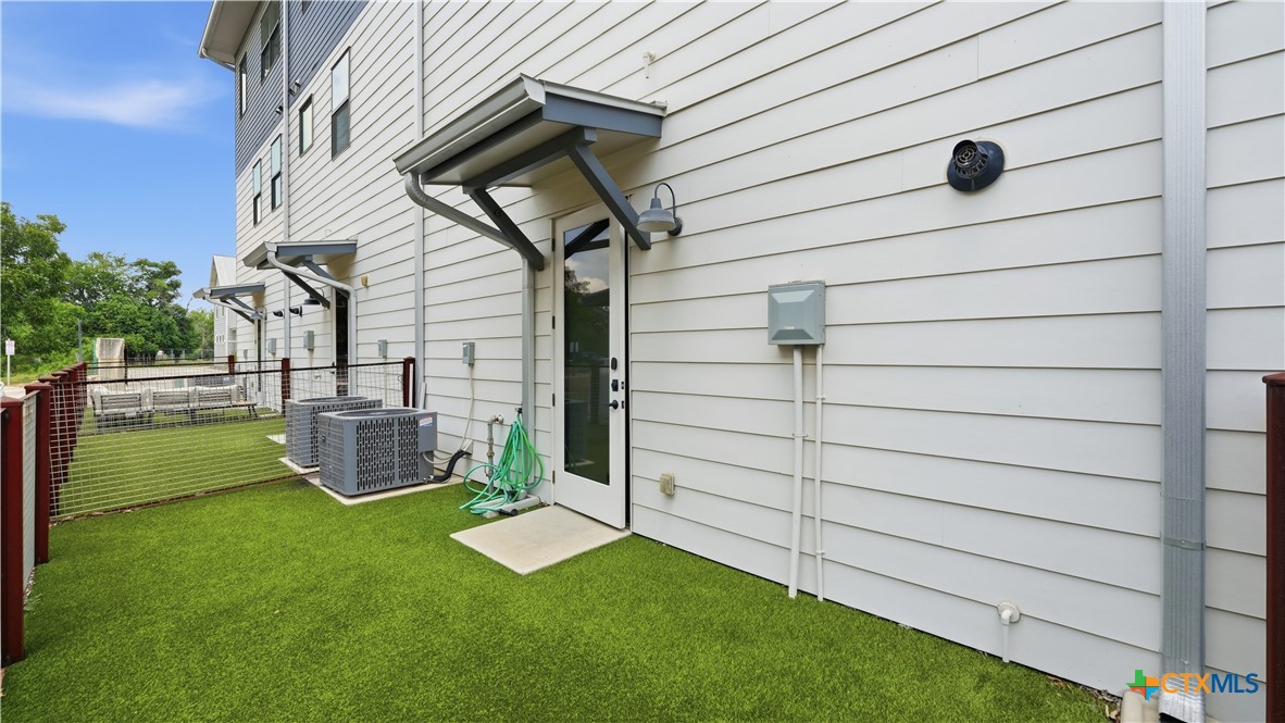 653 Stadtbach Street Property Photo 38