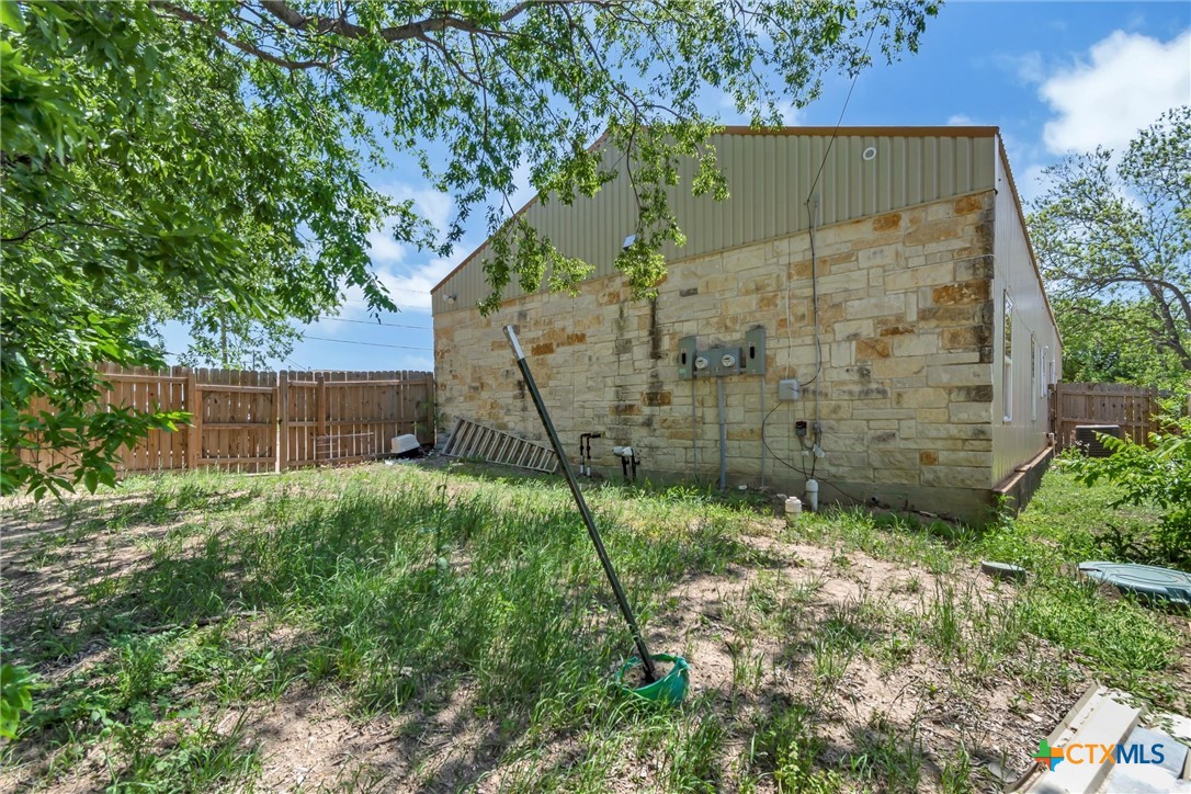 504 S 1st Street Property Photo 7