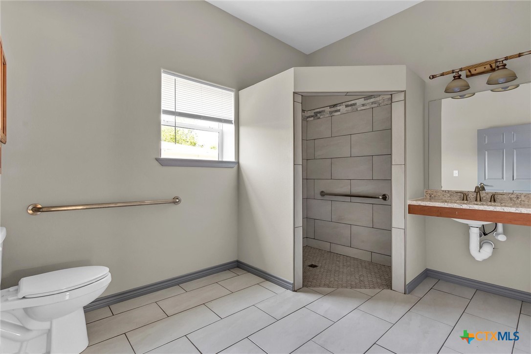 504 S 1st Street Property Photo 8
