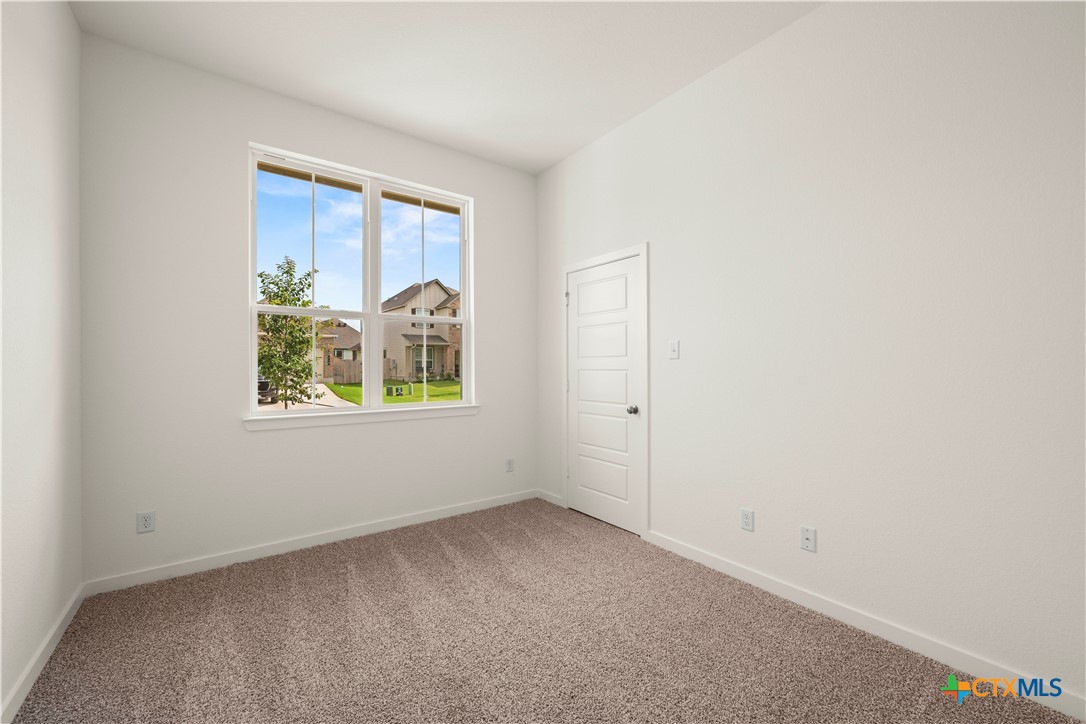 521 Pipe Creek Drive Property Photo 4