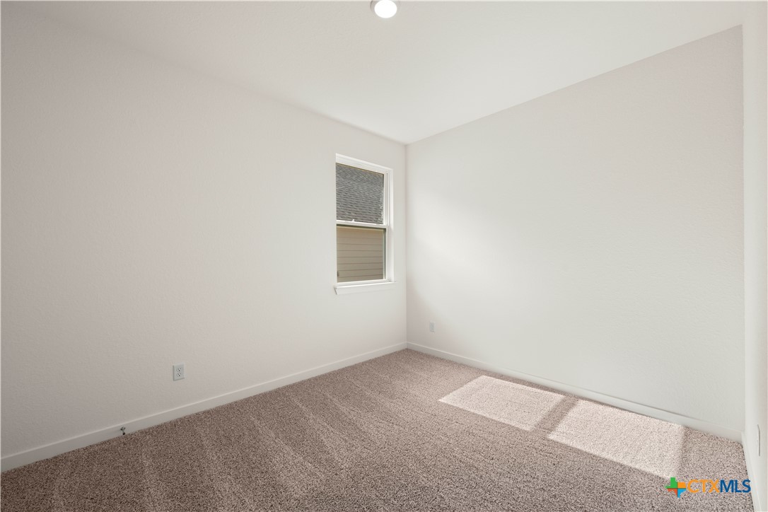 521 Pipe Creek Drive Property Photo 5