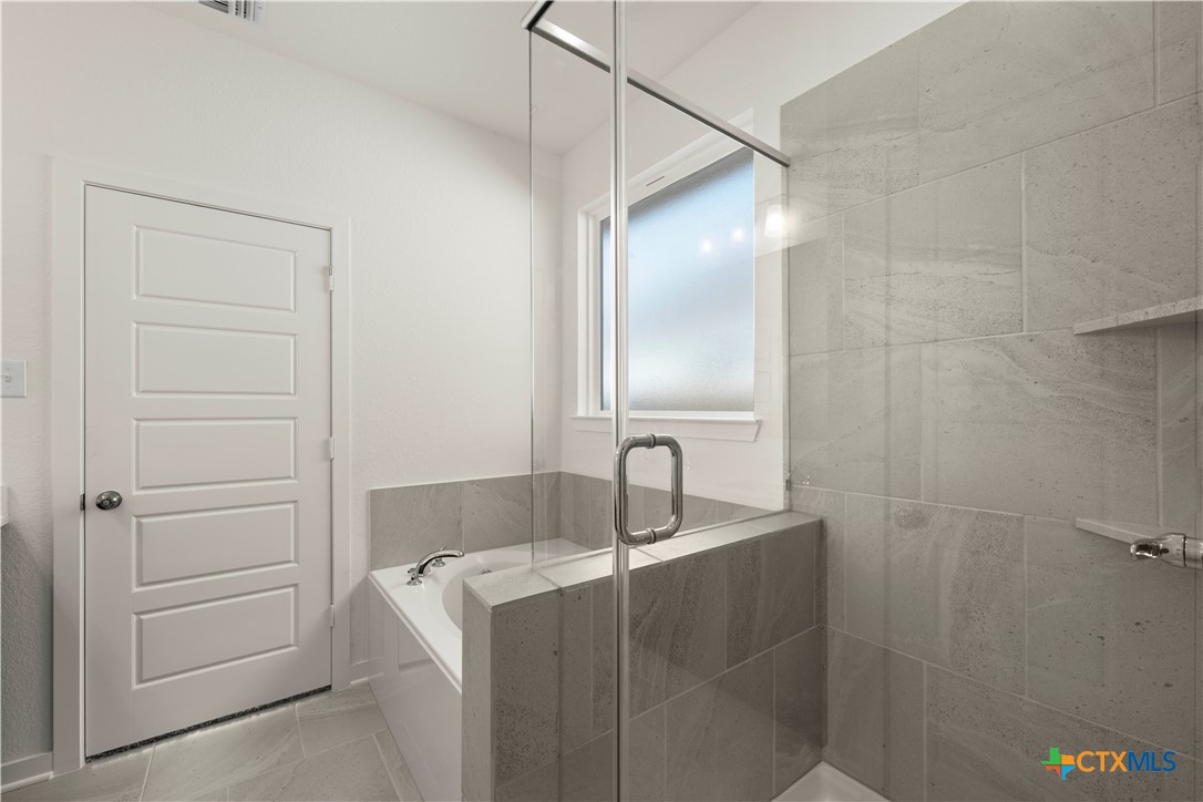 521 Pipe Creek Drive Property Photo 10