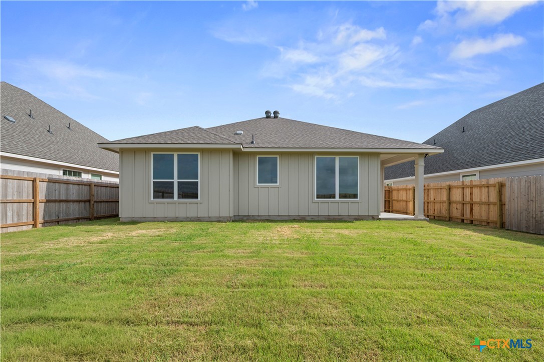 521 Pipe Creek Drive Property Photo 15