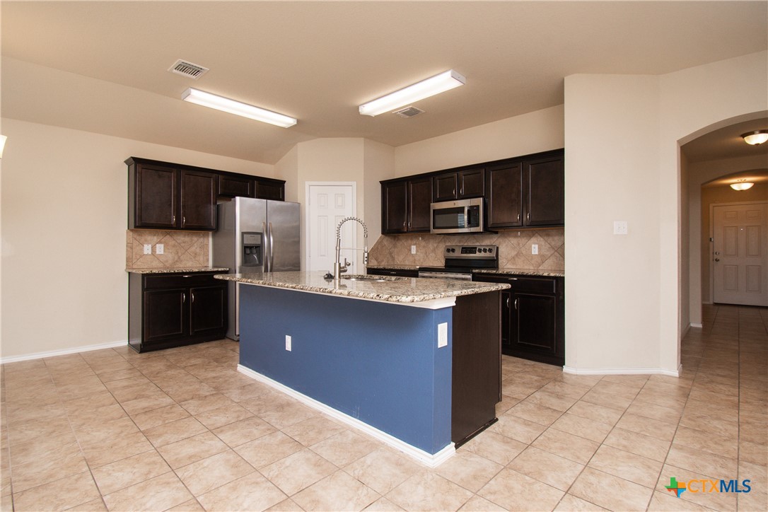 1707 Gigante Drive Property Photo 3