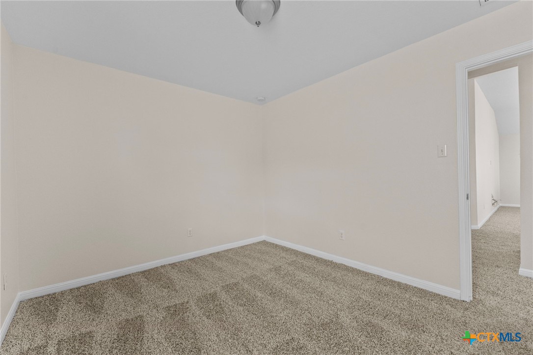 185 Silver Maple Property Photo 5