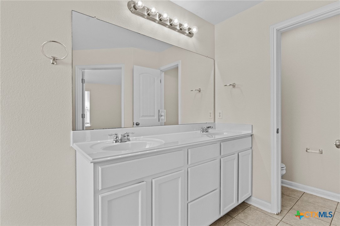 185 Silver Maple Property Photo 8