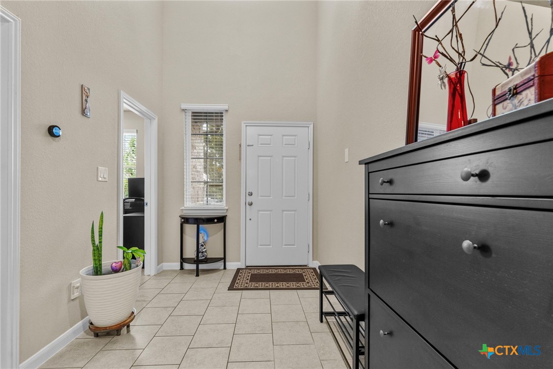 673 Sheridan Park Property Photo 4